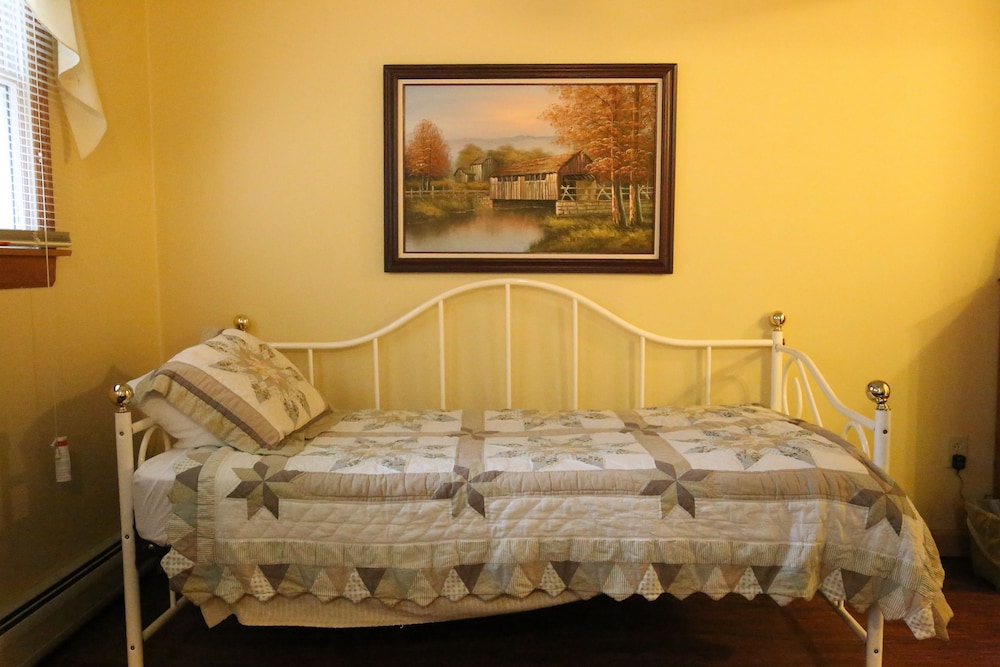 Plymouth Vacations - Salt Ash Inn - Property Image 12