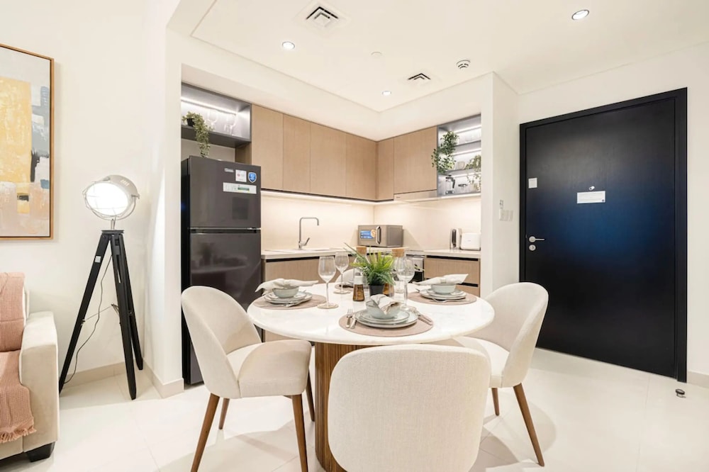 Burj Crown Lux Apartment by Dubai Mall