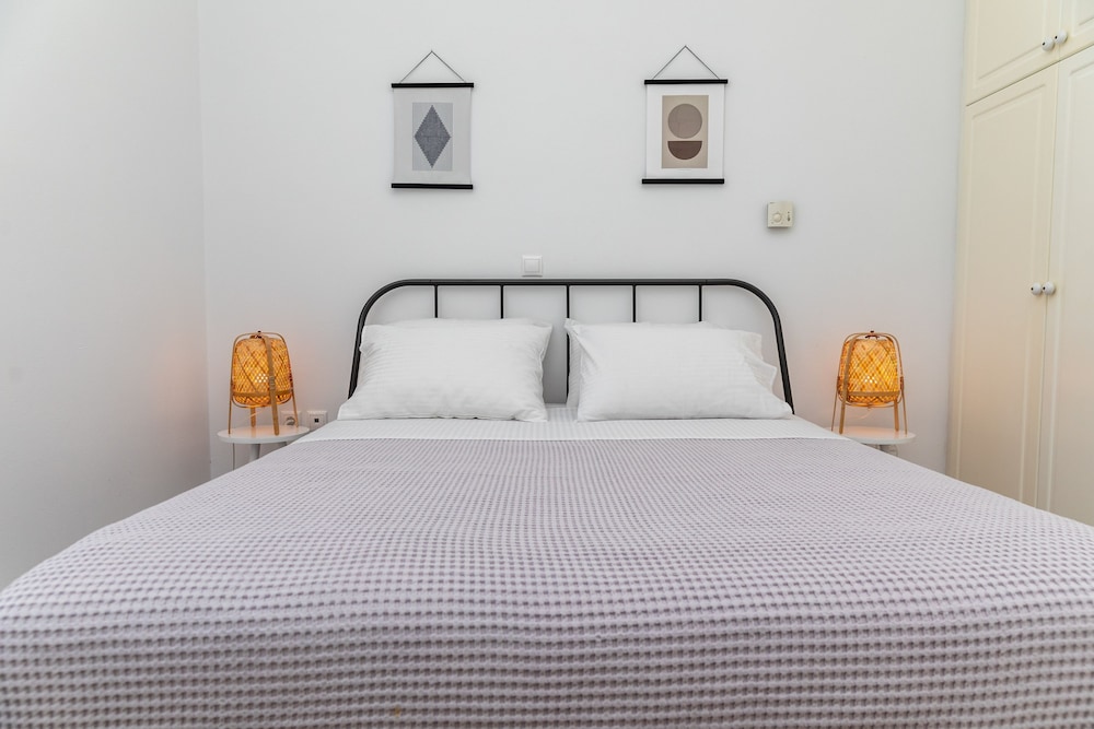 Manouk s - Two Bedroom Apartment