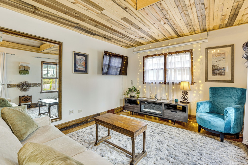 Walk to Downtown: Eclectic Wisconsin Dells Home