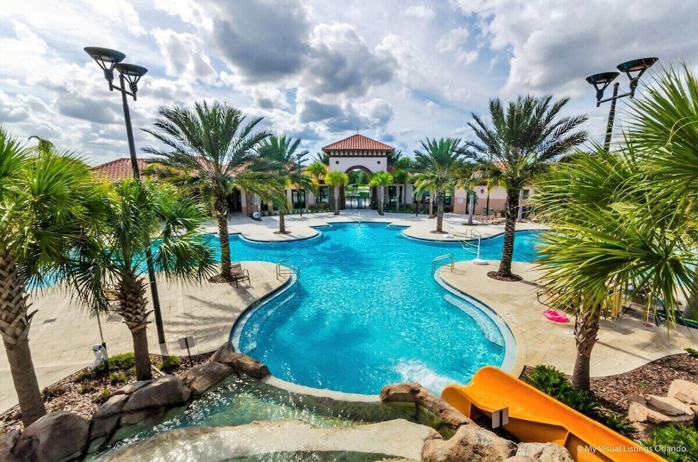 Solterra Swanky