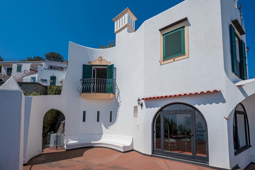 Villa Aragonese by Elite Villas view 3