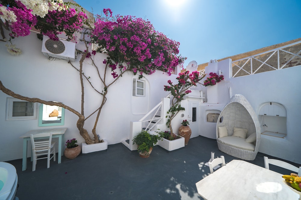 Santorini Paradise