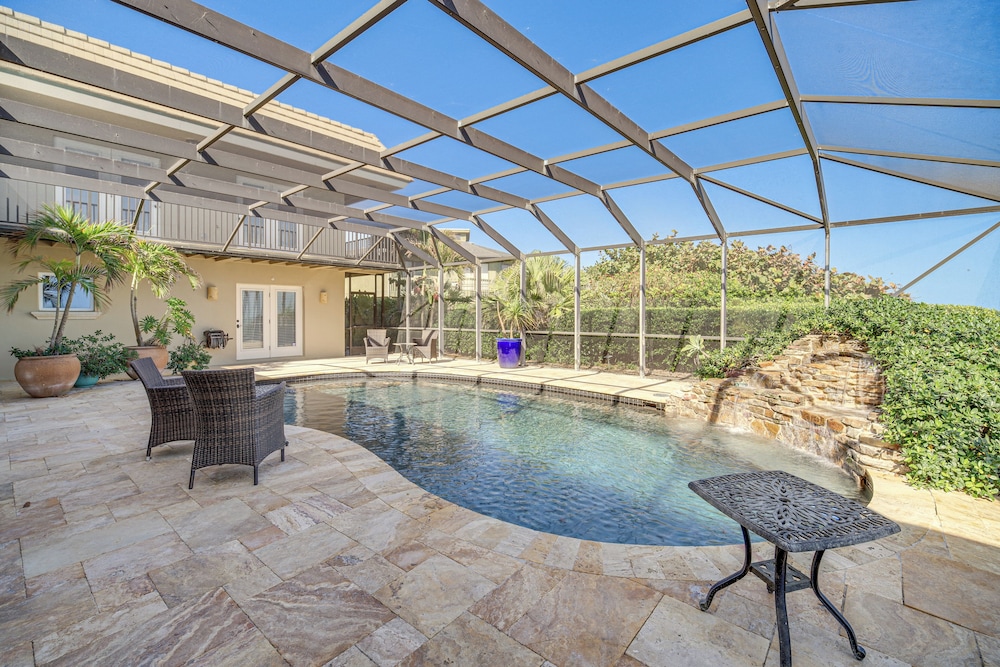 Beachfront Melbourne Beach Retreat w/ Pool Table!