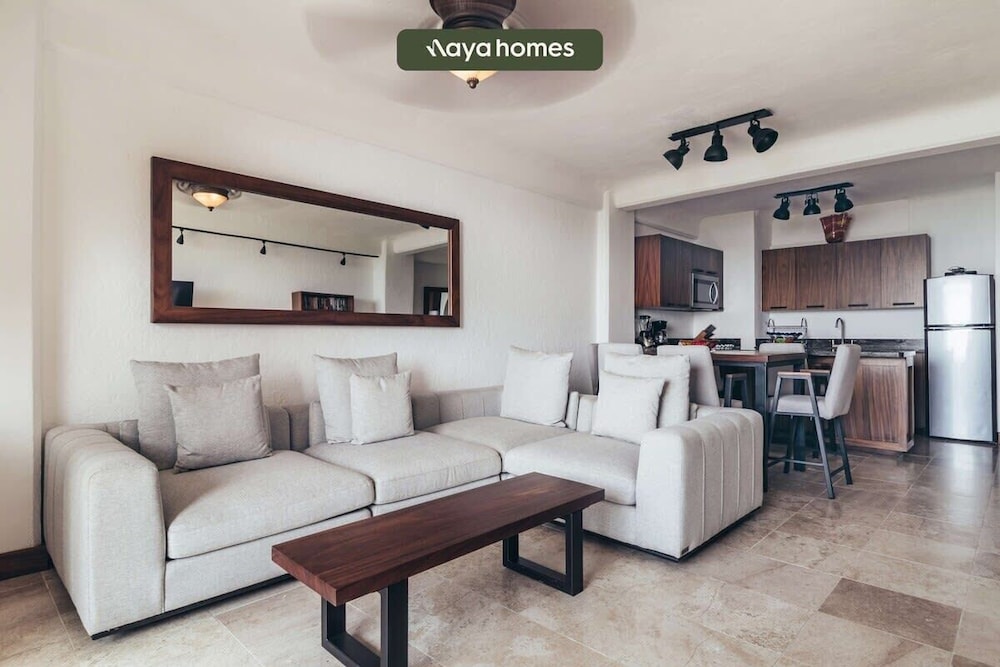 Ocean View 1Br Condo-balcony-beach-pool - 502