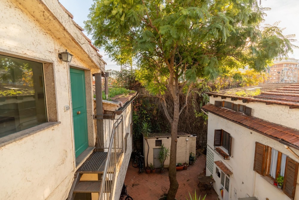 Trastevere Romantic Terraced Apartment