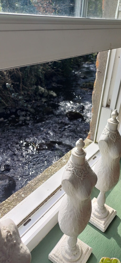 Riverside Cottage at Logwood Mill