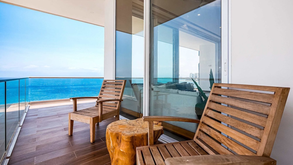 Panoramic Hot Tub Oceanview Luxury 4BR Penthouse