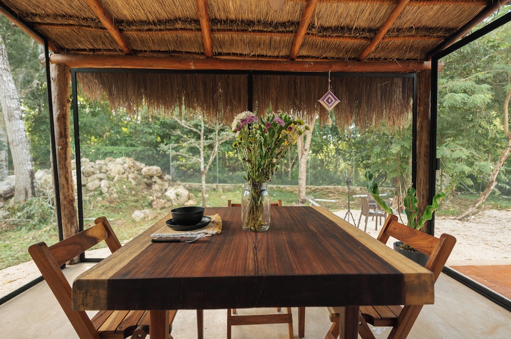 Refugio en la Serva Maya Coba