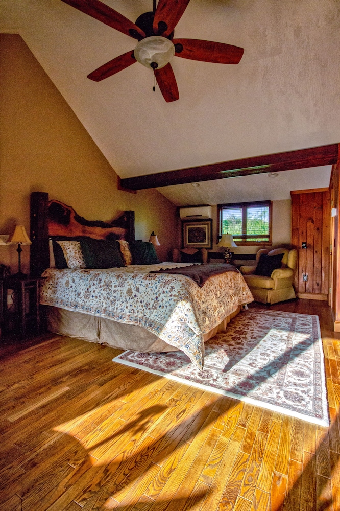 Saint Huberts Lodge