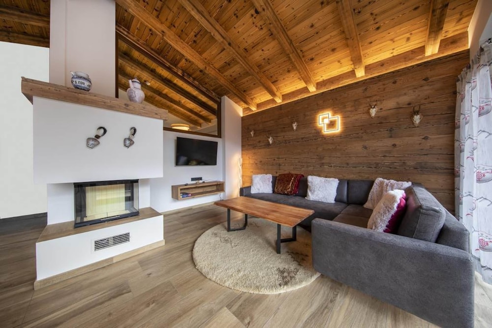 Welcoming Chalet Near Wildkogel Ski Arena
