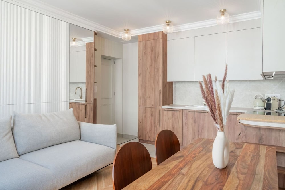 Lavie Maison Eiffel Dominique