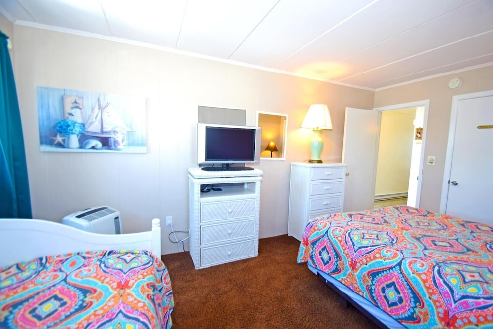 Bay Colony 16 1 Bedroom Condo by RedAwning view 3
