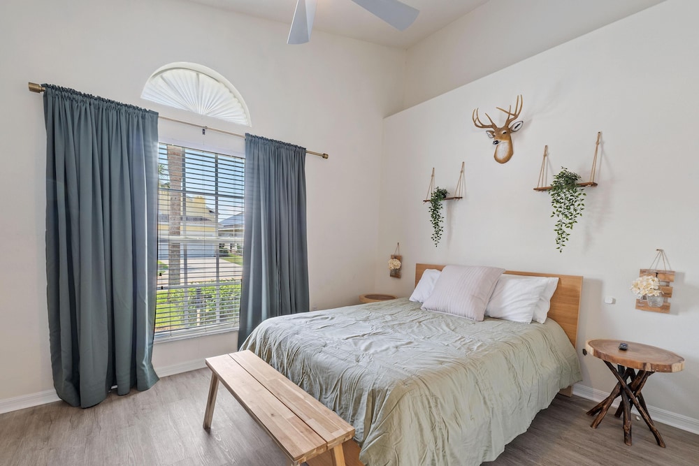 Private House With Private Pool, Near all Famous Attractions!!!