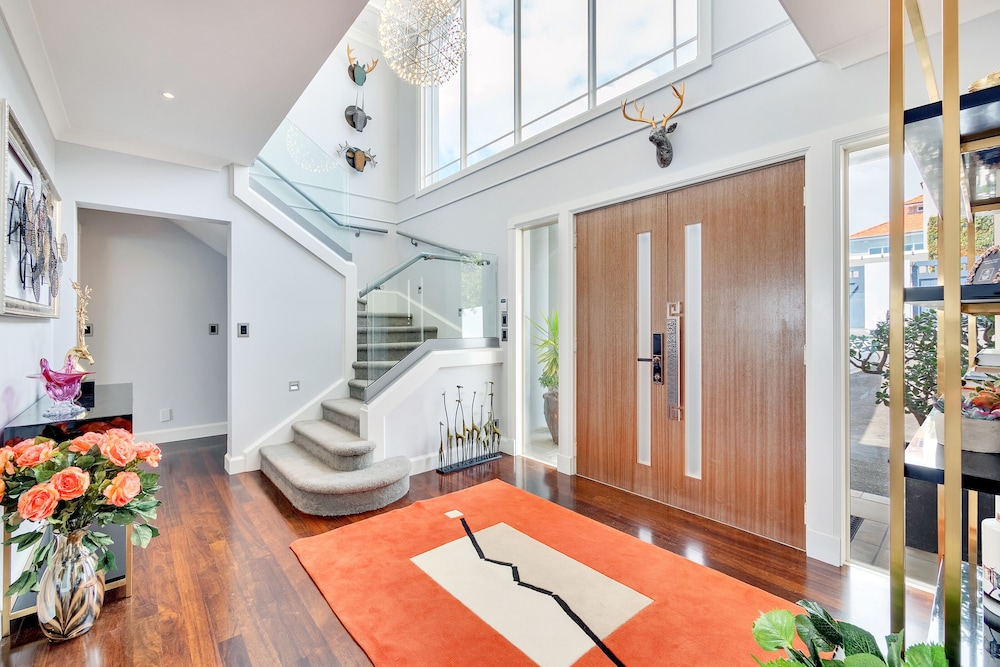 Magnificent Harbour View Villa in Orakei view 2