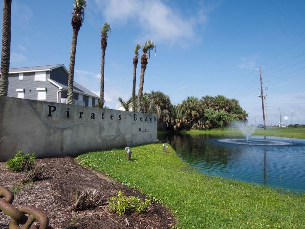 Beachside Tiki Hut by Ryson Vacation Rentals