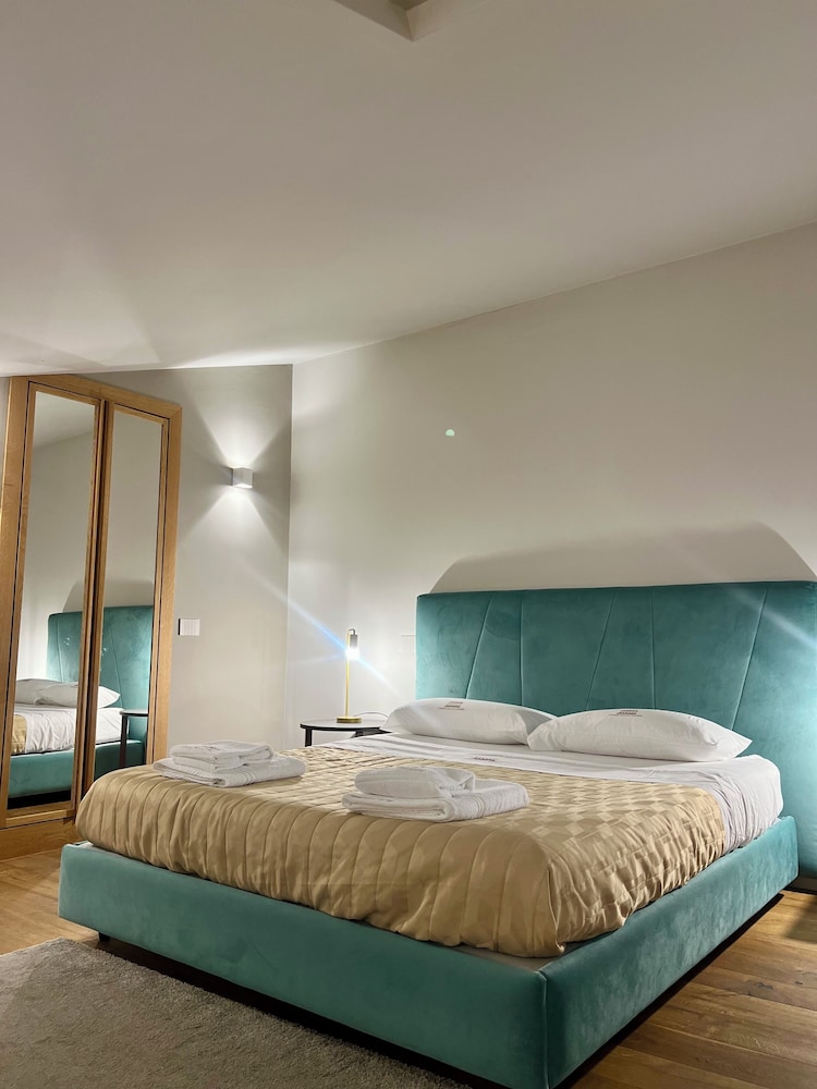 Atenea Palace Luxury Rooms