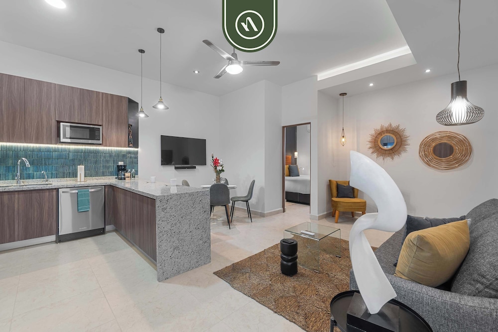 Brand New 1 BR Condo Right Next to the Malecon