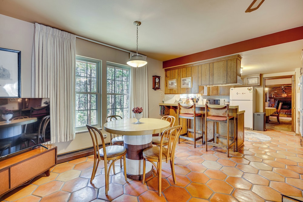5 Mi to Castlewood Canyon: 'grandma's House'