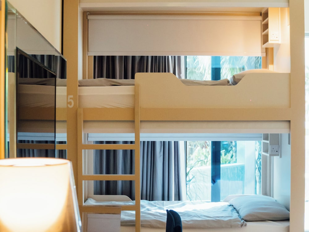 Grapeful Stay – Luxury Hostel Paramount Tower Business Bay