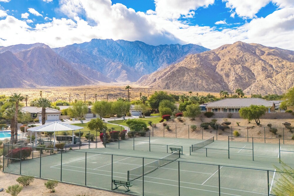 Near Downtown: Palm Springs Home w/ Mountain Views