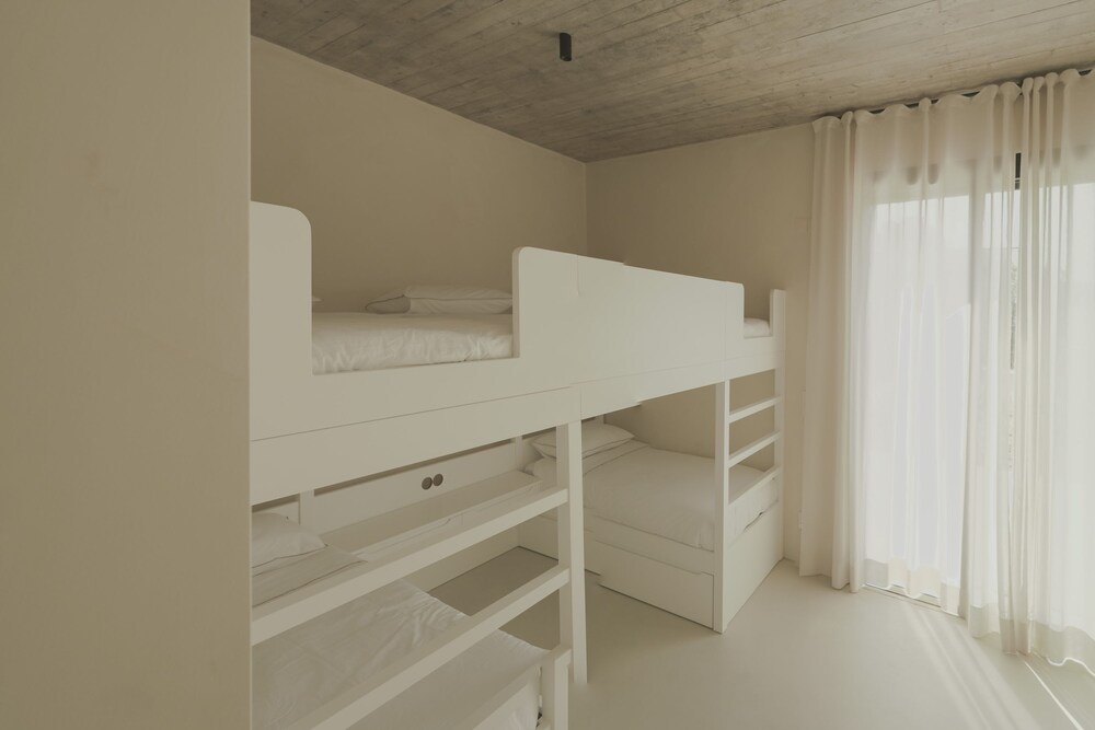 CL M Villa Retreat by Cadenzalux