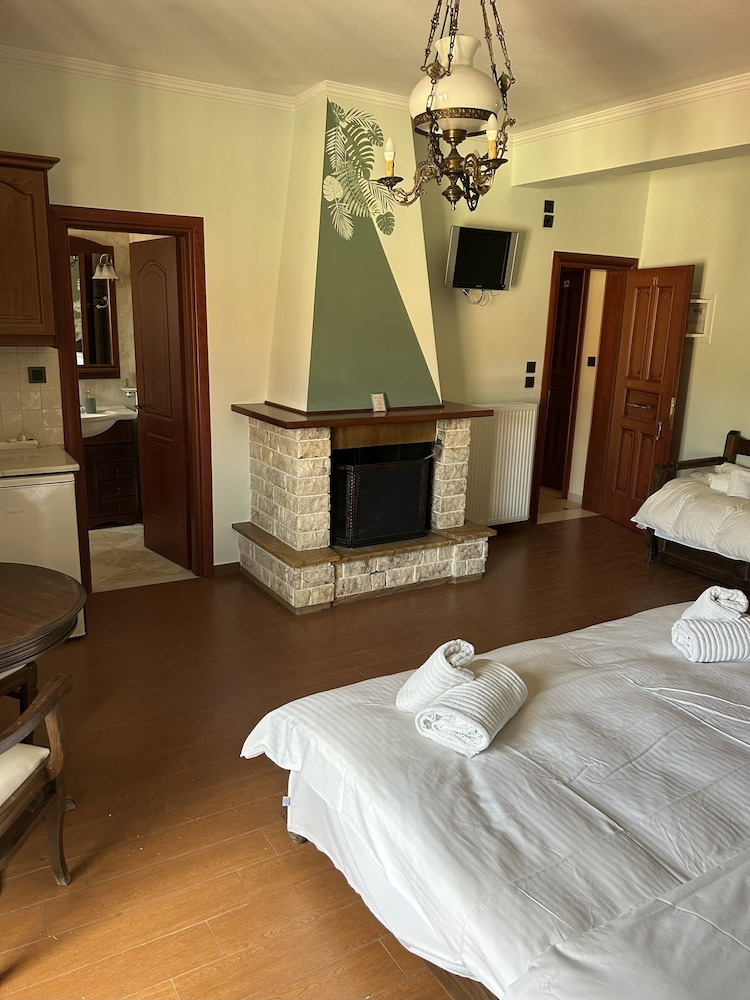 Aristarchos Lodge