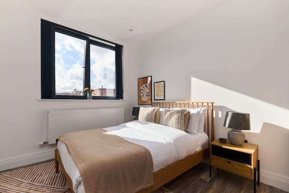 The Harlesden Place - Modern 3bdr Flat With Balcony