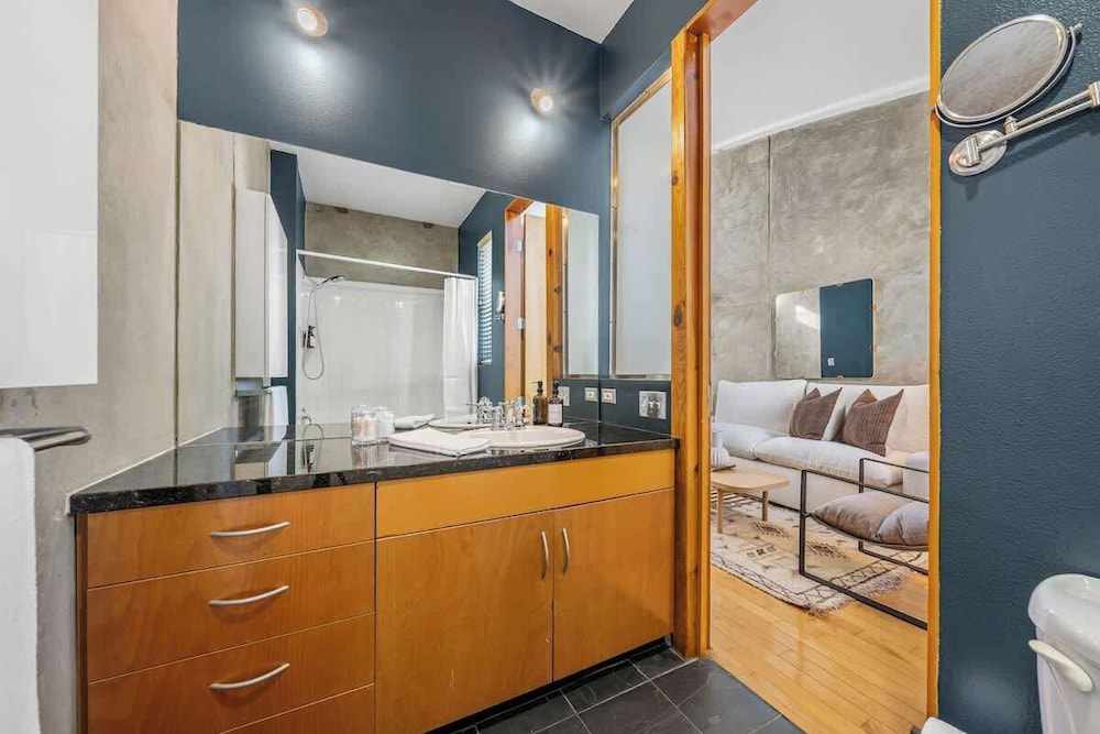 Gaslamp Row House - Sleeps 8 Private Garage AC