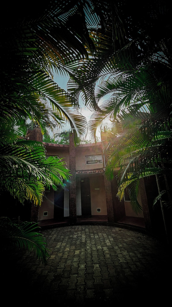 Arthigamya Spa & Resort