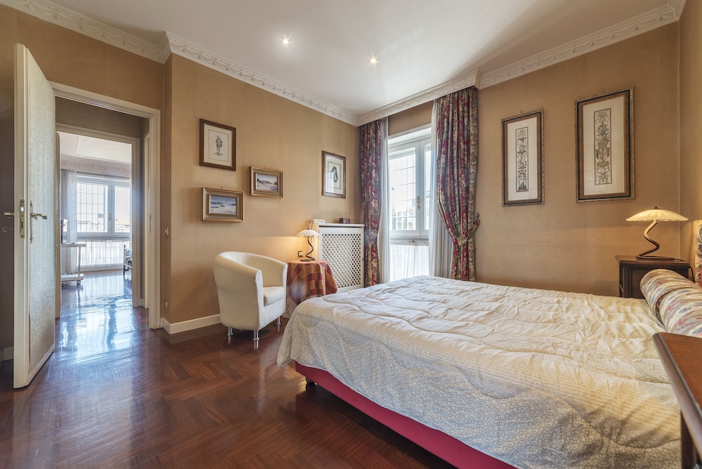 San Pietro Exclusive Panoramic Flat