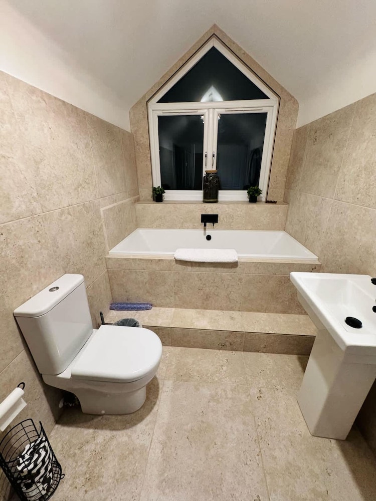 Luxury Langtoft Stud - Sleeps 10