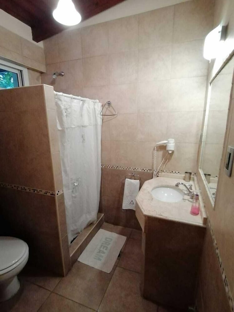 Alamo Hostel & Suites