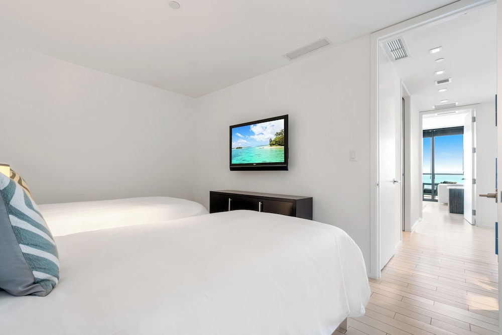 Luxury Vacation Rentals in South Beach by LRMB
