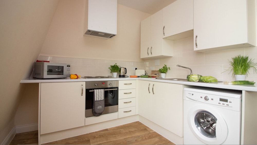 Stayzo Serviced Accommodation 16 Premier Lodge
