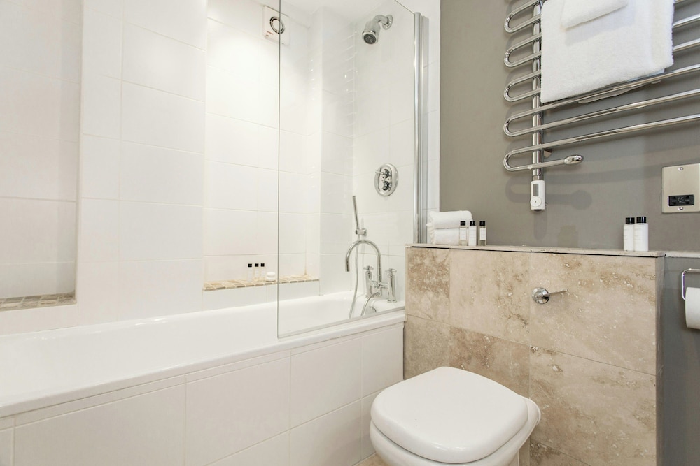 Lambs Conduit Street by Onefinestay