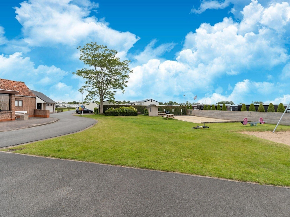 Chalet in De Haan Near Sandy Beaches