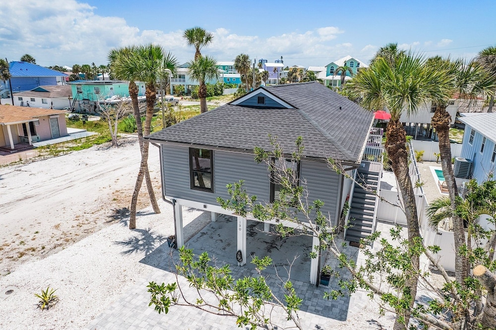 130 Tiki Tides: 2br W/ Outdoor Tiki Bar! 2 Bedroom Home