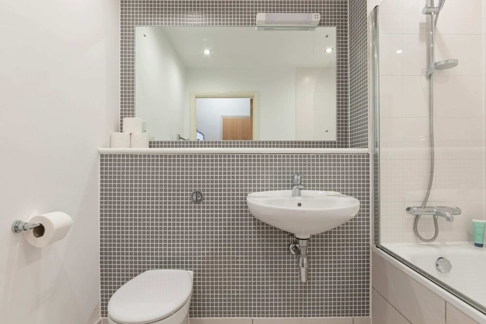 Beautiful 1 Bedroom Apartment in Shepherd's Bush