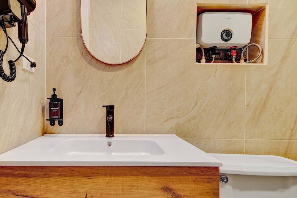 Chic 4BR Getaway in Vibrant La Candelaria