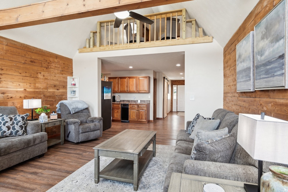 Lakelife At Somerset 4 Bedroom Home