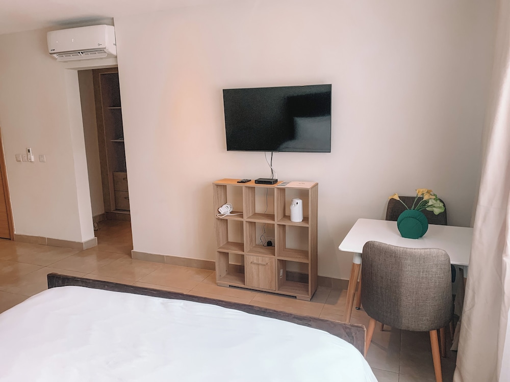 Sky Suites Airport