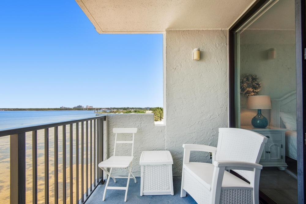Bayside Inn 6770
