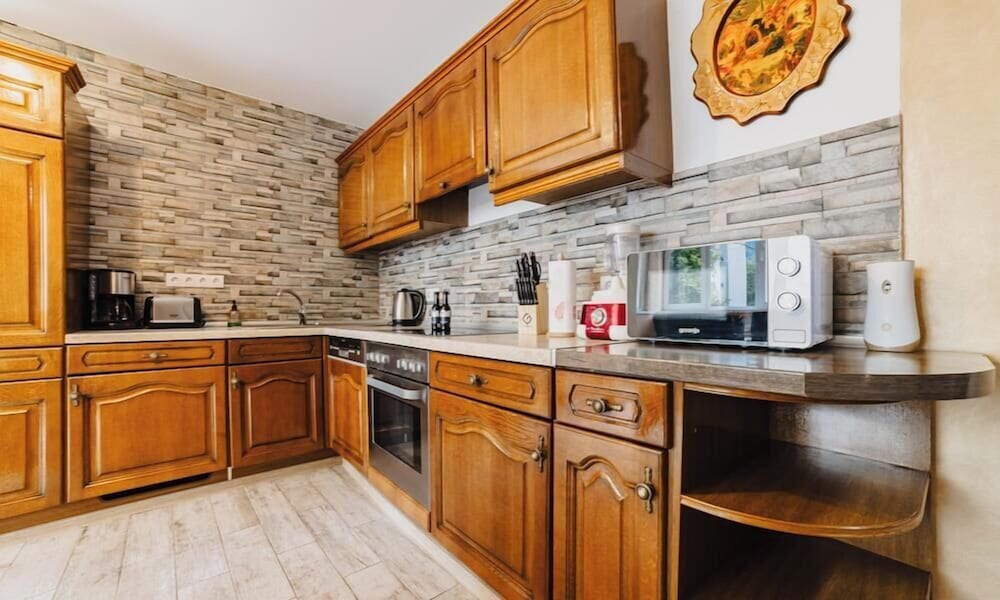 Noua Oasis BNB with parking