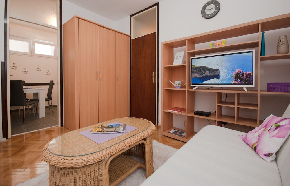 Studio apartment Tina photo 4