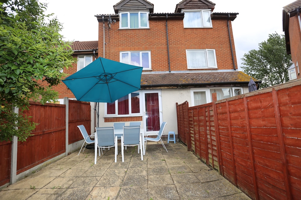 outdoor bbq area