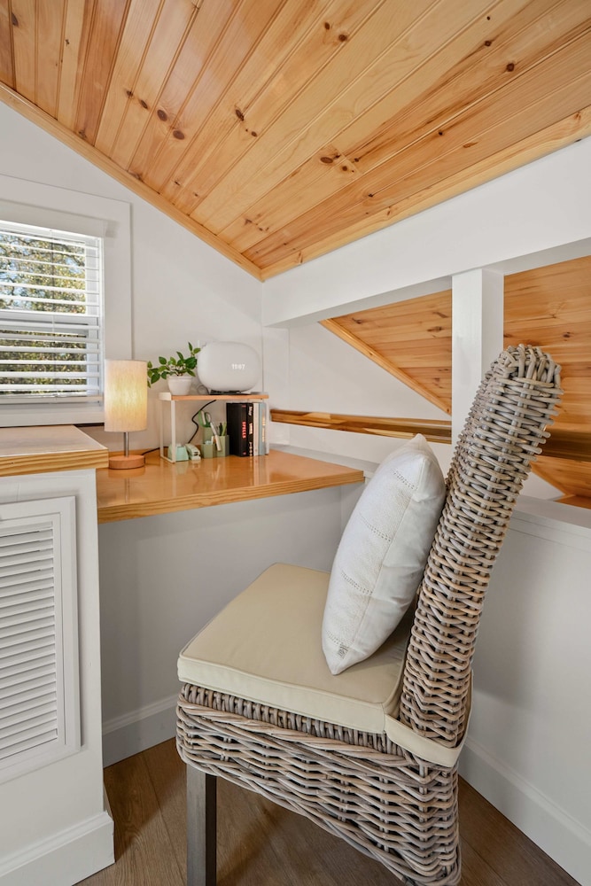 Waterfront Incredible Views Fire pit Renovated