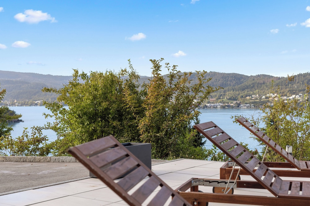 Maria Blick Lake View Apartments