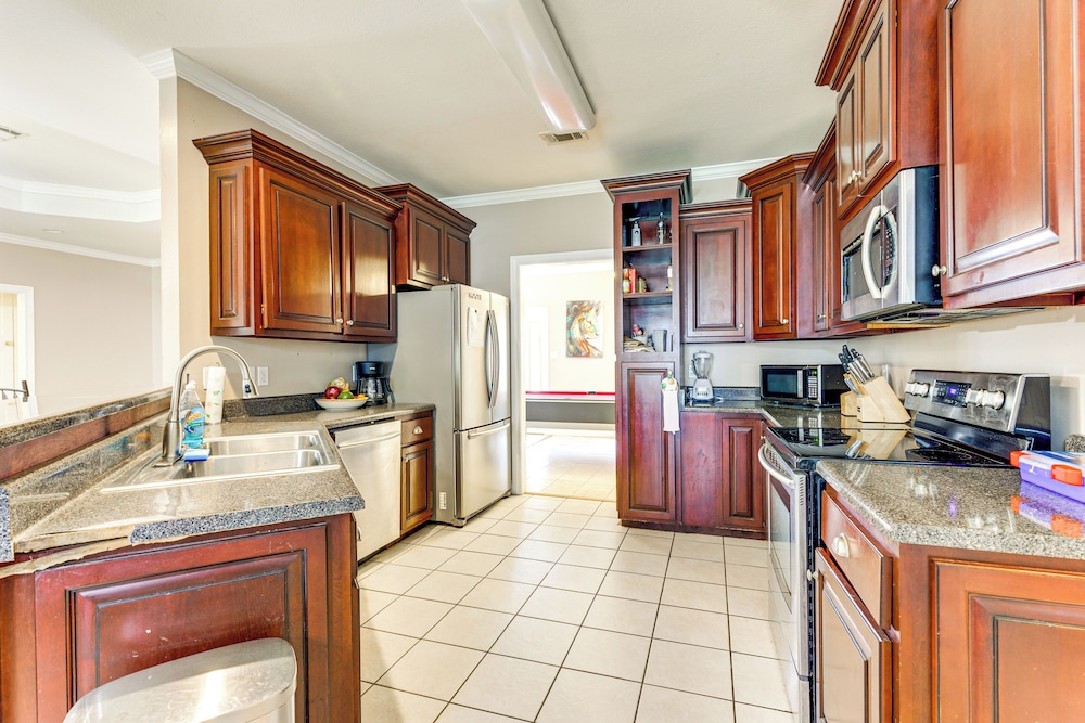 Home w/ Large Yard + Pond On-site: 15 Mi to Biloxi