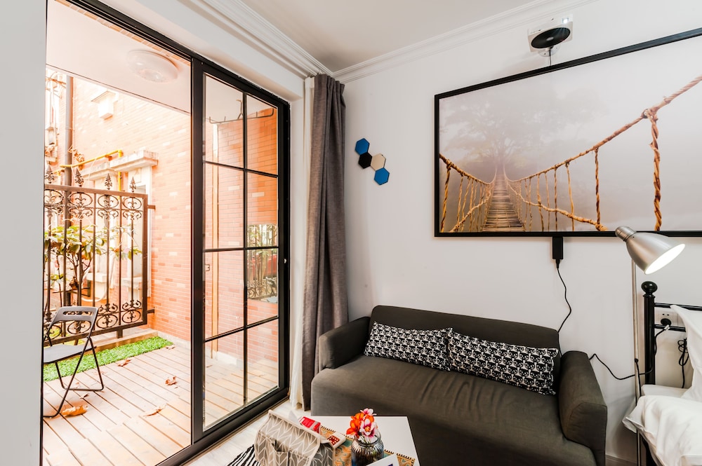 Qiyu Homestay - West Nanjing Road Branch